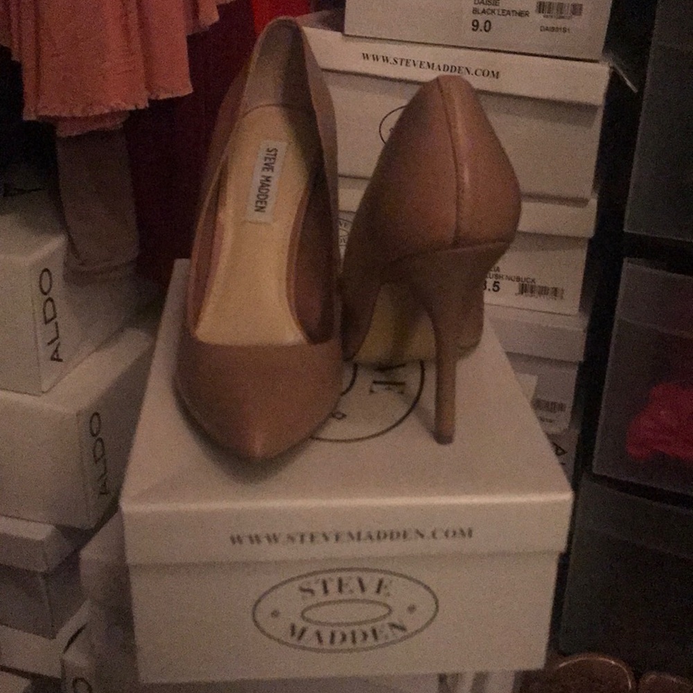 Steve Madden pumps